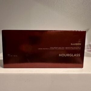 Hourglass Illusion hyaluronic skin tint